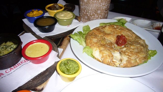 2-La-Cabrera-Tortillas-de-Papas-and-Veggie