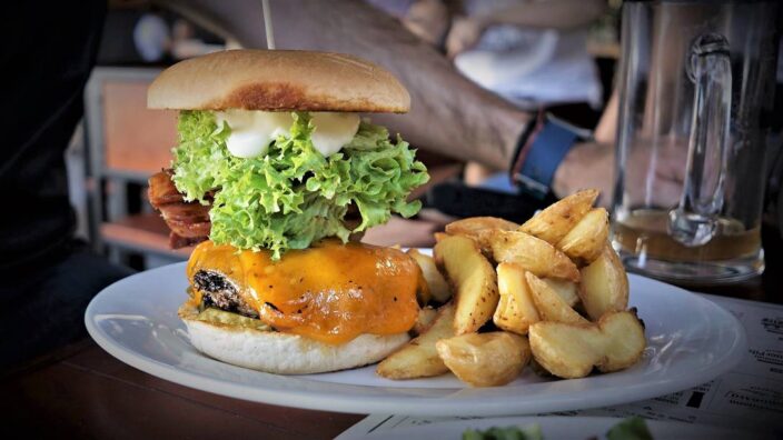 Food and Décor at Kunstmann Kneipe