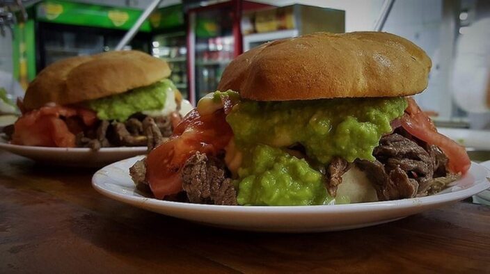 Food and Décor at Fuente Mardoqueo