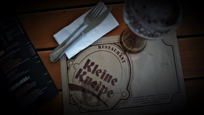 Food and Décor at Klein Kneipe