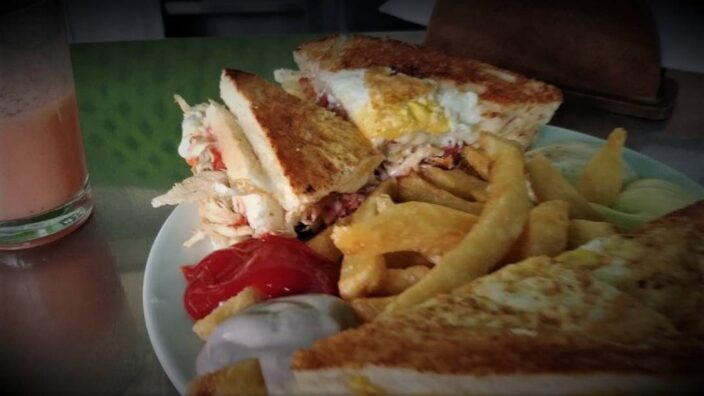 Food and Décor at El Enano