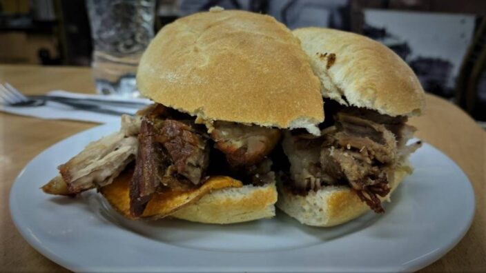 Food and Décor at El Chinito