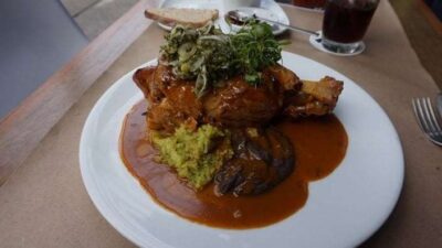 Food and Décor at Temporal