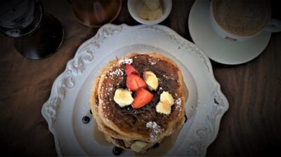 Food and Décor at Café Toscano