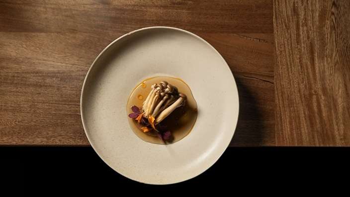 Food and Décor at Sud 777