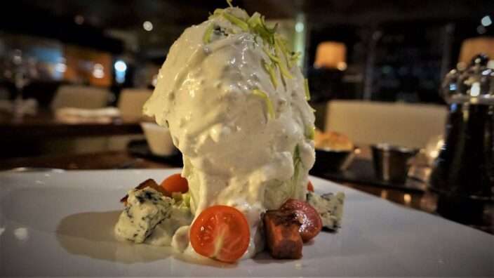 Food and Décor at Harry's